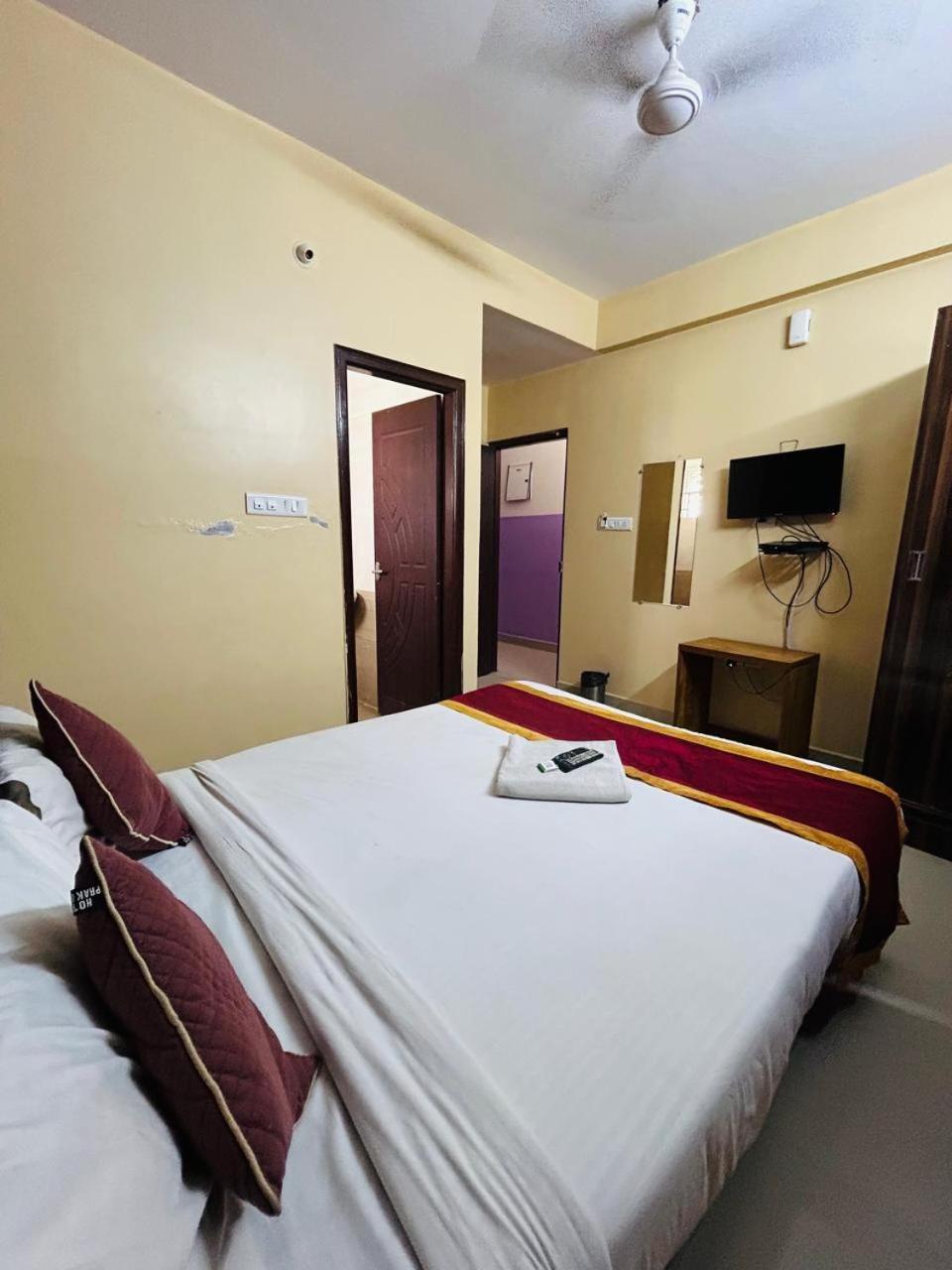 Hotel Prakrathi Residency Bangalore Ngoại thất bức ảnh